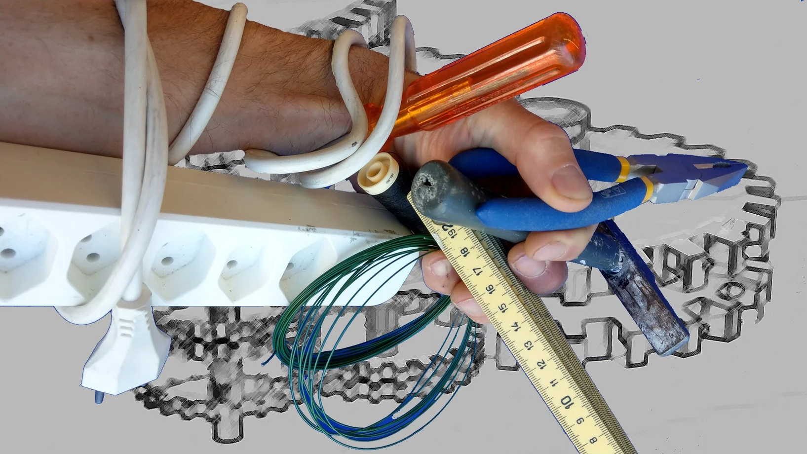 Hand mit vielen Utensilien für eine Reparatur.  (Bild: R. Doppmann) Hand mit vielen Utensilien für eine Reparatur